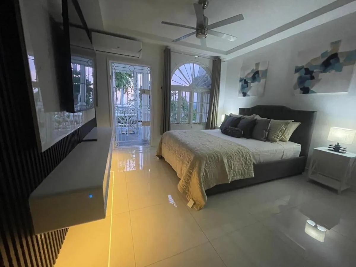Apartamento Tropical Escape Studio - 5 Min Walk To Ochi Beach & Nearby Hotspots Ocho Rios