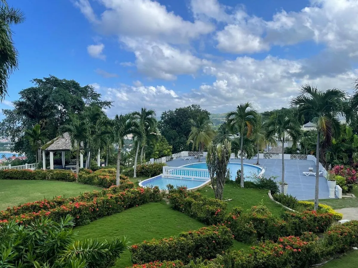 Tropical Escape Studio - 5 Min Walk To Ochi Beach & Nearby Hotspots Ocho Rios Jamaica