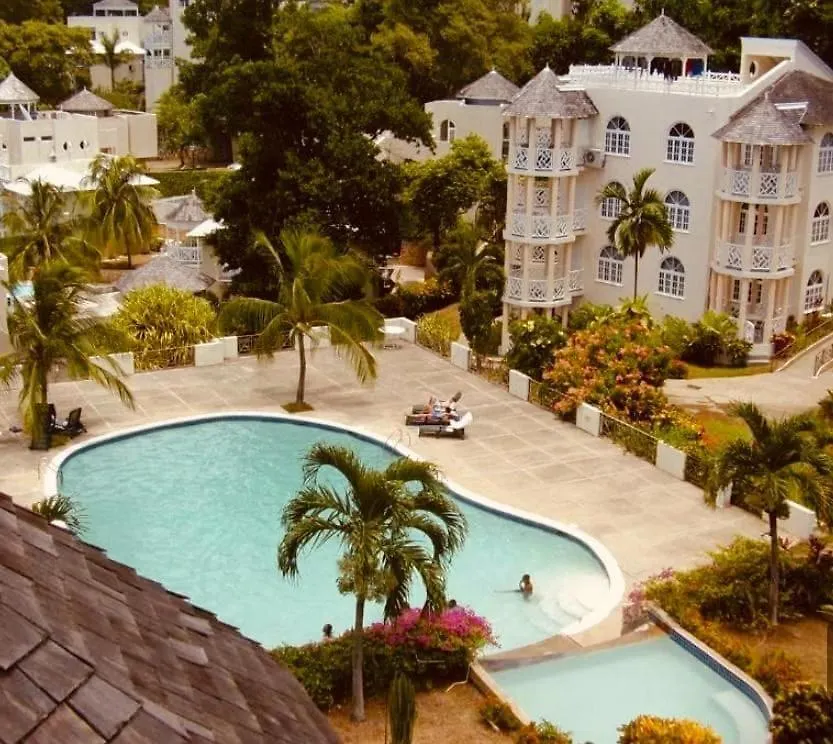 Tropical Escape Studio - 5 Min Walk To Ochi Beach & Nearby Hotspots Ocho Rios